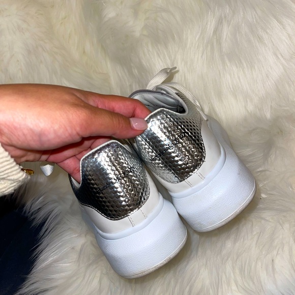 Alexander McQueen sneakers - Picture 2 of 5